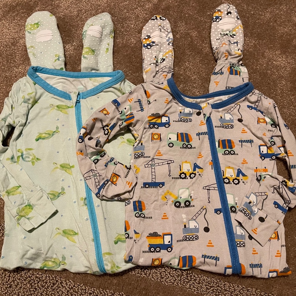 Macaron + Me 2T footie bundle